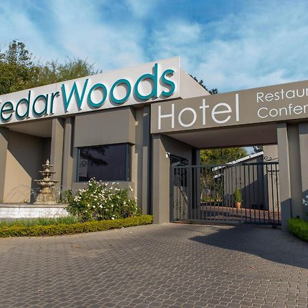 Cedarwoods Of Сандтон Екстер'єр фото
